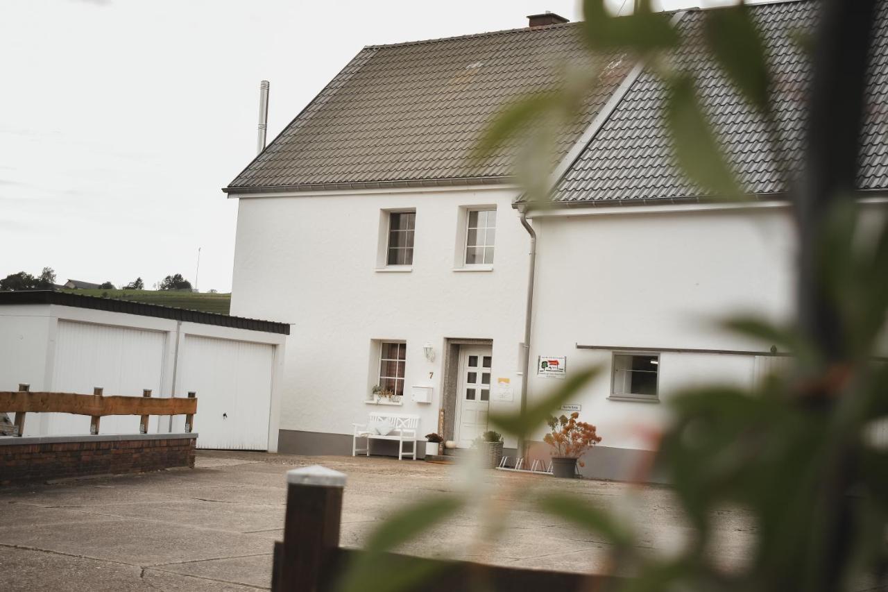 Wohlfuehl-Ferienhaus Eifel-Landurlaub Mit Herz クローネンブルク エクステリア 写真