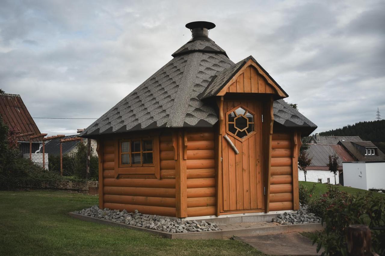 Wohlfuehl-Ferienhaus Eifel-Landurlaub Mit Herz クローネンブルク エクステリア 写真